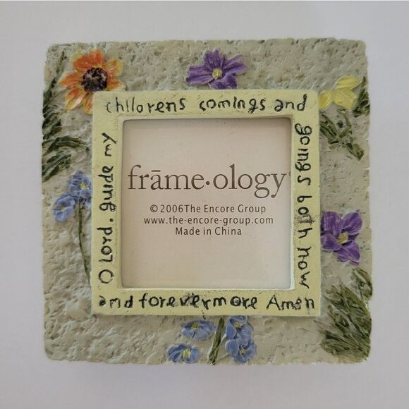 Frame•ology Set of 2 Square Resin Frames - Picture 2 of 9